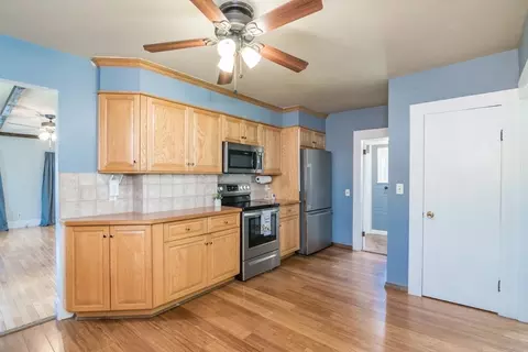 14 Norman St, Chicopee, MA 01013 photo 9
