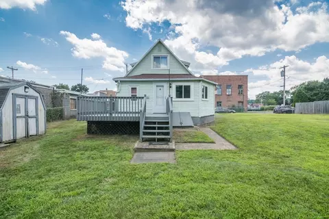 14 Norman St, Chicopee, MA 01013 photo 3