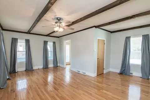 14 Norman St, Chicopee, MA 01013 photo 5