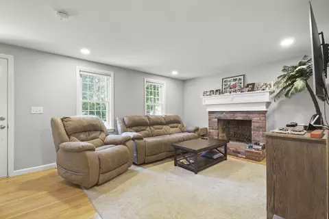 4 Thom Ave, Bourne, MA 02532 photo 6