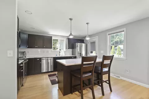 4 Thom Ave, Bourne, MA 02532 photo 2
