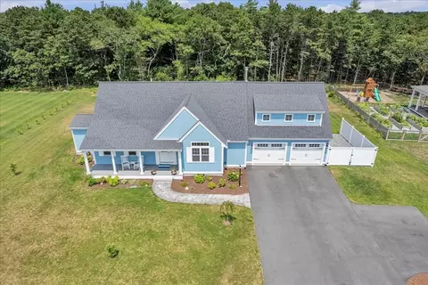 8 Dylans Way, Falmouth, MA 02536