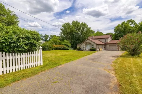 125 Fair Oak Rd, Springfield, MA 01128 photo 3
