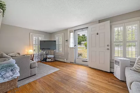 125 Fair Oak Rd, Springfield, MA 01128 photo 4