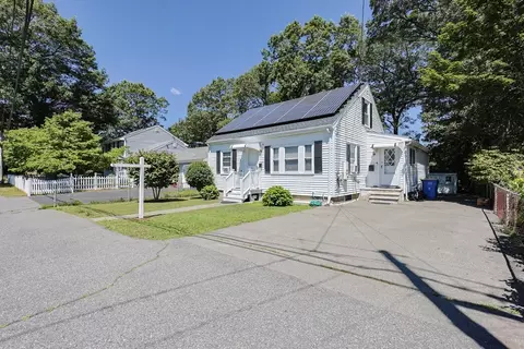 53 Edwin St, Randolph, MA 02368 photo 3