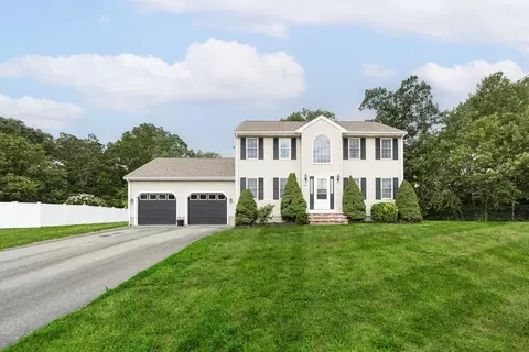 47 Bairos Ln, Taunton, MA 02780