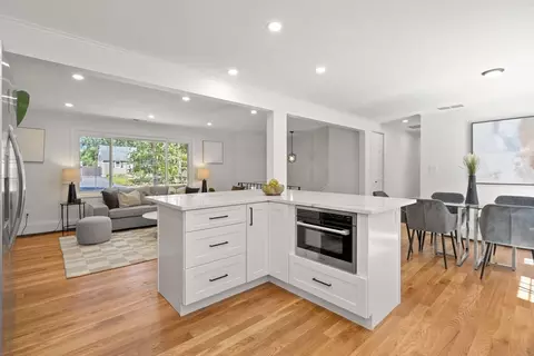 526 Maple St, Danvers, MA 01923 photo 5
