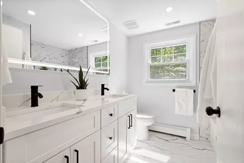 526 Maple St, Danvers, MA 01923 photo 8