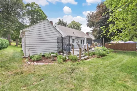 Exterior - 94 Fenimore Blvd, Springfield, MA 01108 photo 4 of 14