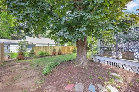 Exterior - 94 Fenimore Blvd, Springfield, MA 01108 photo 6 of 14