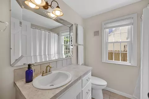 Bath - 94 Fenimore Blvd, Springfield, MA 01108 photo 1 of 3