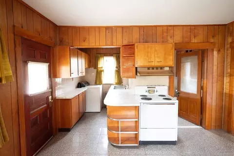 Kitchen - 4 Winter St, Clinton, MA 01510 photo 1 of 1