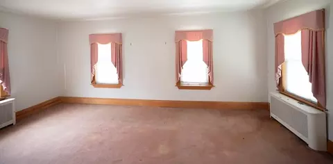 Bedroom - 4 Winter St, Clinton, MA 01510 photo 1 of 7