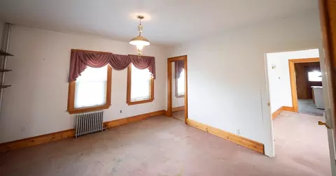 Living - 4 Winter St, Clinton, MA 01510 photo 3 of 7