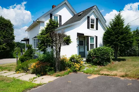 Exterior - 4 Winter St, Clinton, MA 01510 photo 2 of 4