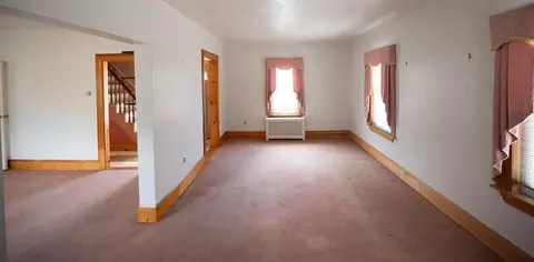 Living - 4 Winter St, Clinton, MA 01510 photo 6 of 7