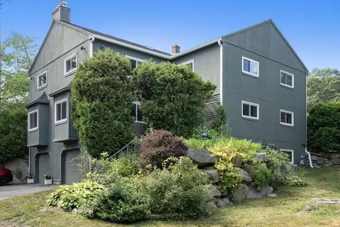 5 Loyalist Dr #5, Uxbridge, MA 01569