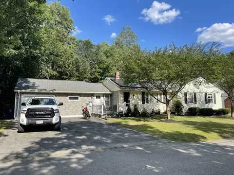 33 Greenwich Ave, Leominster, MA 01453