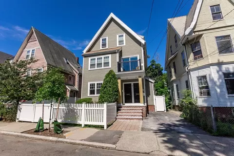 10 Tennyson St, Somerville, MA 02145