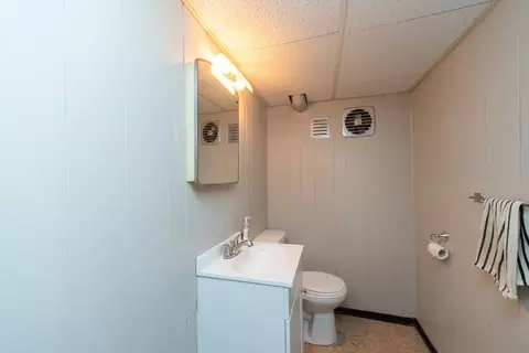 Bath - 155 Crane St, Dedham, MA 02026 photo 3 of 3