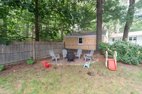 Exterior - 155 Crane St, Dedham, MA 02026 photo 2 of 5