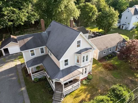 13 Arlington St, Middleboro, MA 02346