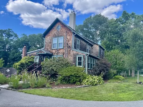 50 Pilgrim St, Abington, MA 02351