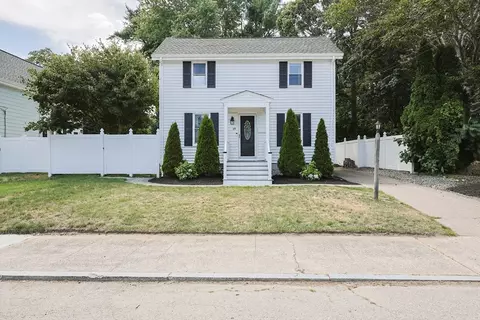 18 Solomon St, Attleboro, MA 02703