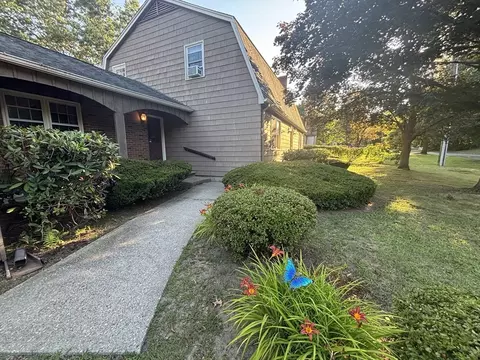 175 Sunrise Ter, Springfield, MA 01119 photo 2