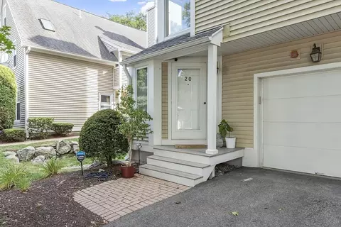 20 Hammond Pl #20, Woburn, MA 01801