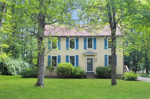 10 Karen Ave, Shrewsbury, MA 01545