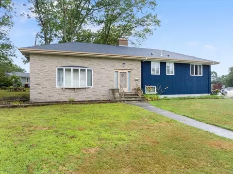 44 Fenmore St, Fall River, MA 02723 photo 3