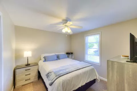 Bedroom - 2 Matteo St, Worcester, MA 01606 photo 4 of 6
