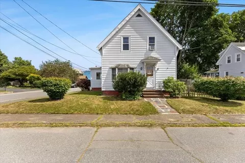 17 Waverly St, Taunton, MA 02780