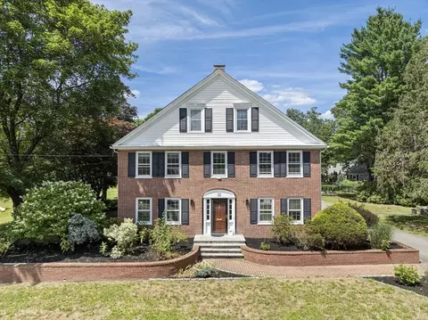 22 Pleasant St, Northborough, MA 01532
