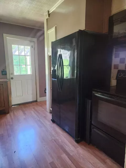 15 Davis St, Easthampton, MA 01027 photo 12