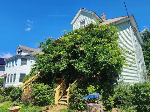 15 Davis St, Easthampton, MA 01027 photo 2