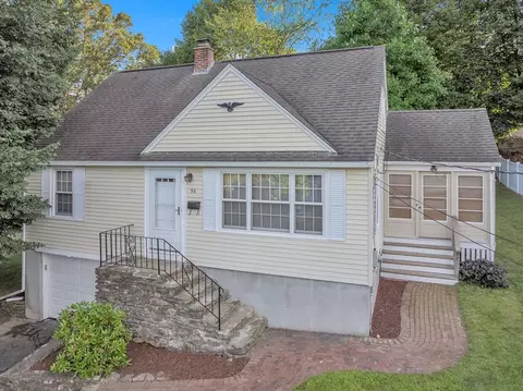 30 Davis Rd, Auburn, MA 01501