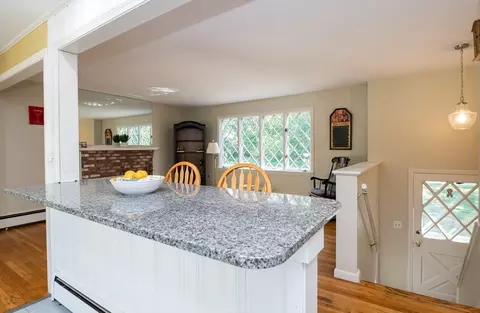 5 Parish Rd, Georgetown, MA 01833 photo 11