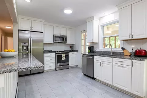 5 Parish Rd, Georgetown, MA 01833 photo 13
