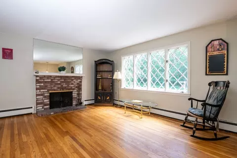 5 Parish Rd, Georgetown, MA 01833 photo 5
