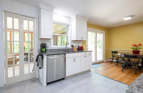5 Parish Rd, Georgetown, MA 01833 photo 17