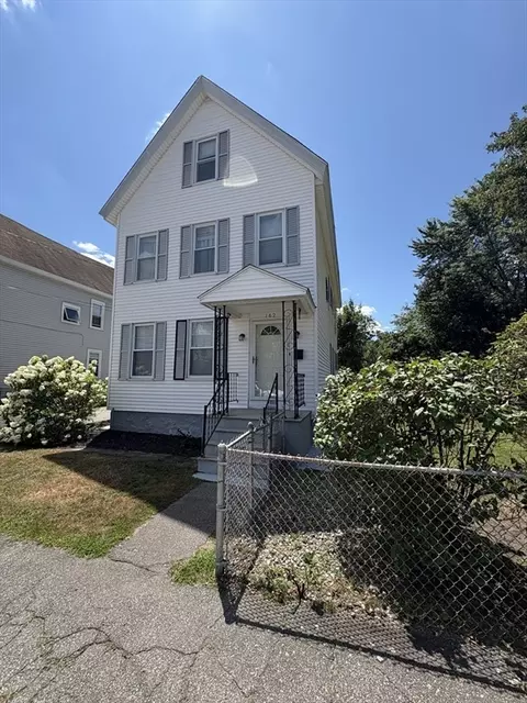 160-162 Avon St, Lowell, MA 01854