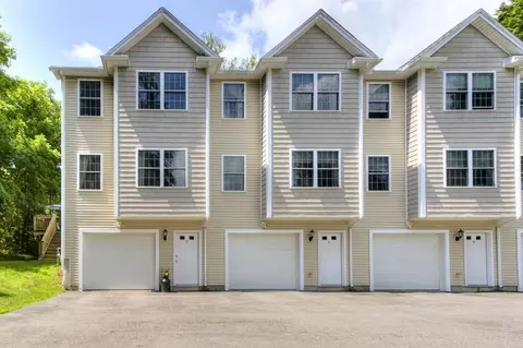 152 Worcester St #8, West Boylston, MA 01583