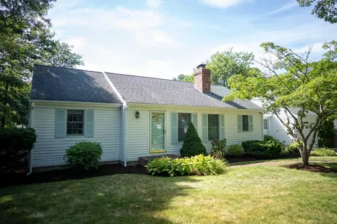 1 Johnson Ln, Dennis, MA 02638