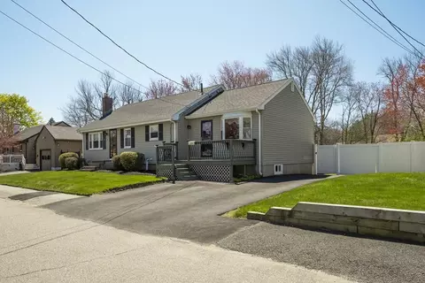 51 Cherry Ln, Weymouth, MA 02190