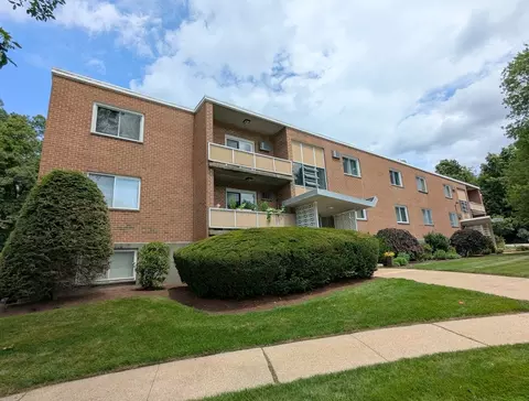 76 Lionel Ave #E, Waltham, MA 02452