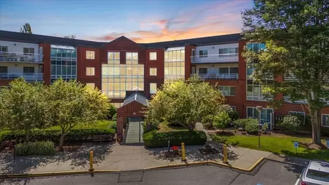 461 Place Ln #461, Woburn, MA 01801