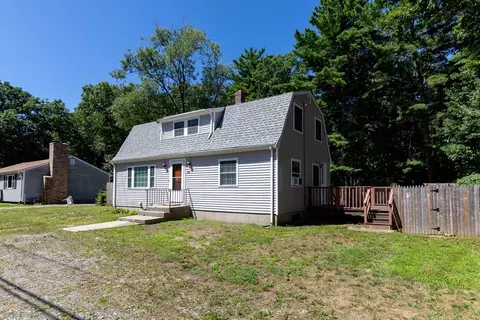 49 Cromesett Rd, Wareham, MA 02571 photo 2