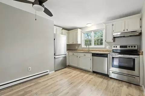 7 Maple Crest Cir #E, Holyoke, MA 01040 photo 10